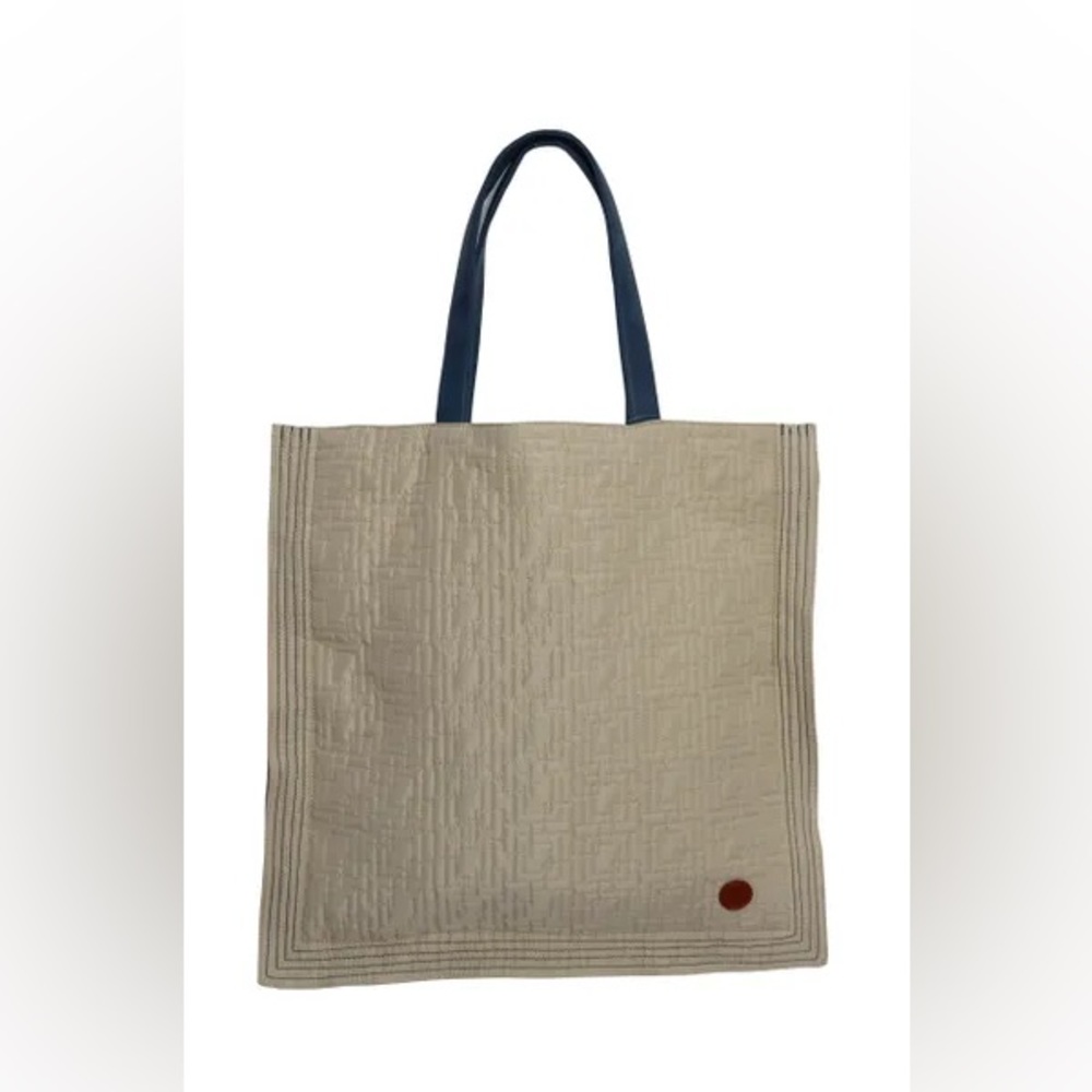 Win&Co Quilted Tote Cream Beige Blue Handles Blue Stitching Purse Versatile